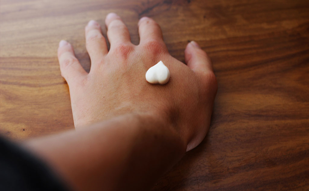 boi-kem-duong-hinh-xam